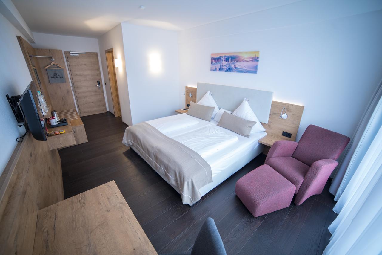 Hotel Zum Hirsch Wertingen Екстер'єр фото