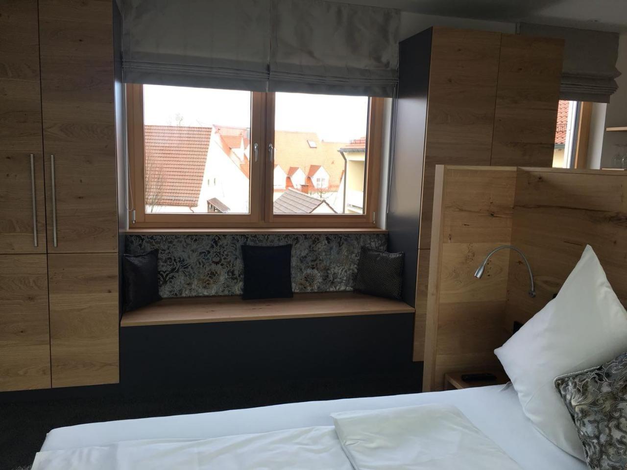 Hotel Zum Hirsch Wertingen Екстер'єр фото